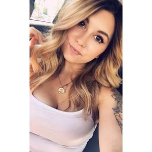 Meet your Posher, Krystal